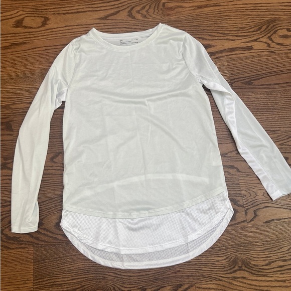Small under armour shirt - Picture 1 of 4